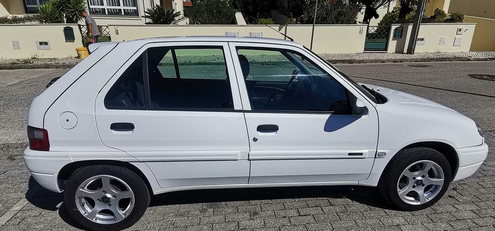 Citroen Saxo 1.5 D de 5 lugares impecável