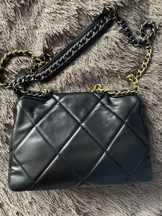 Сумочка з металевим ланцюжком