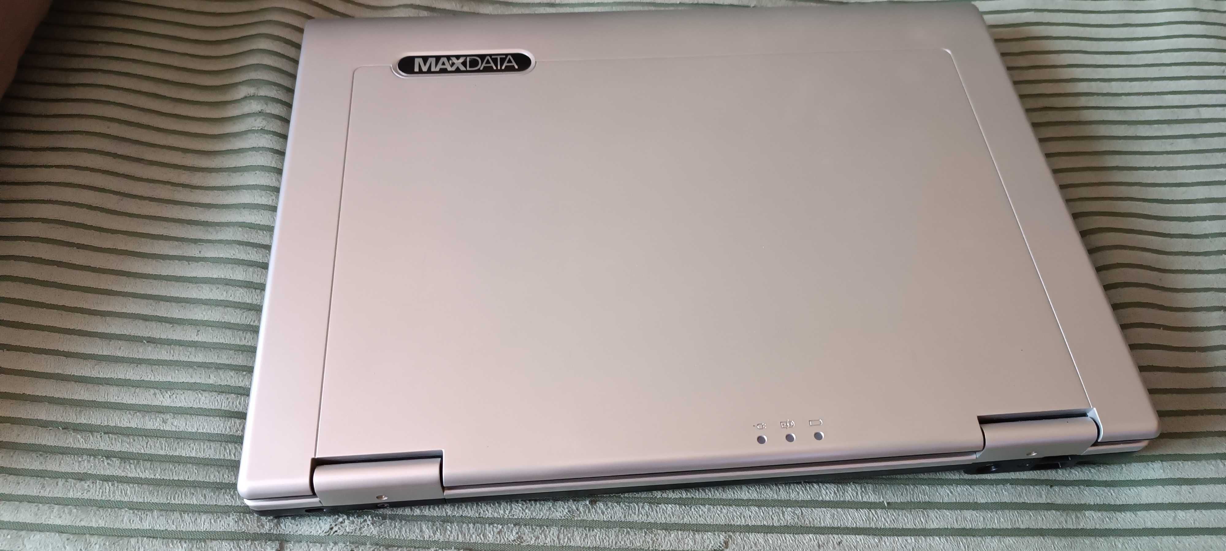 Laptop retro windows xp