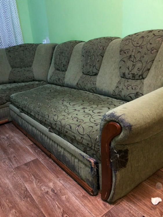 Диван кутовий з підйомним механізмом