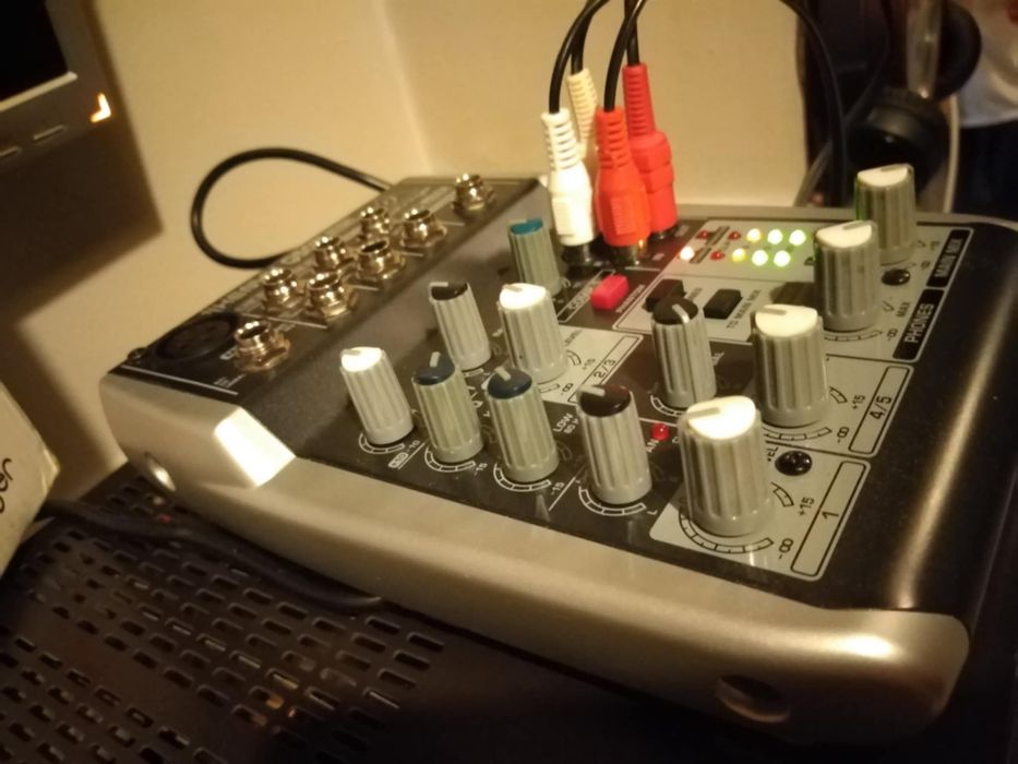 Mesa de audio Behringer, mod Xenix Q502 USB