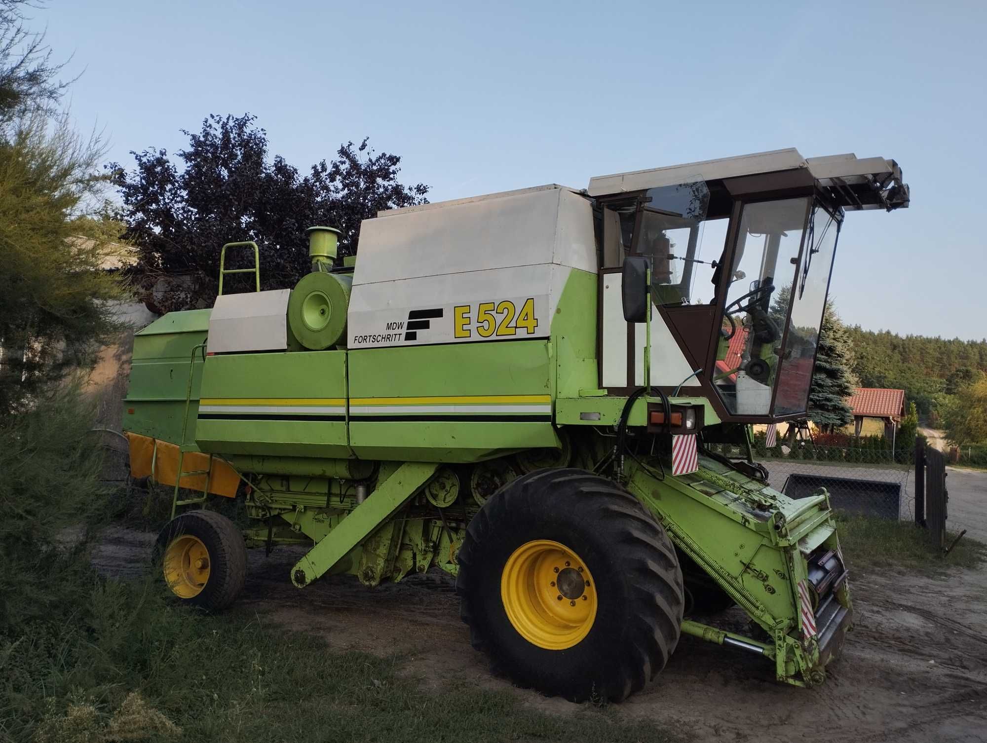 Kombajn zbożowy Fortschritt E524 MDW