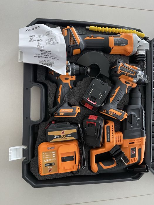 Zestaw narzędzi 4w1