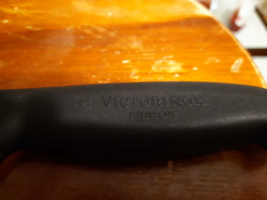 Nóż kuchenny Victorinox Fibrox 15 cm