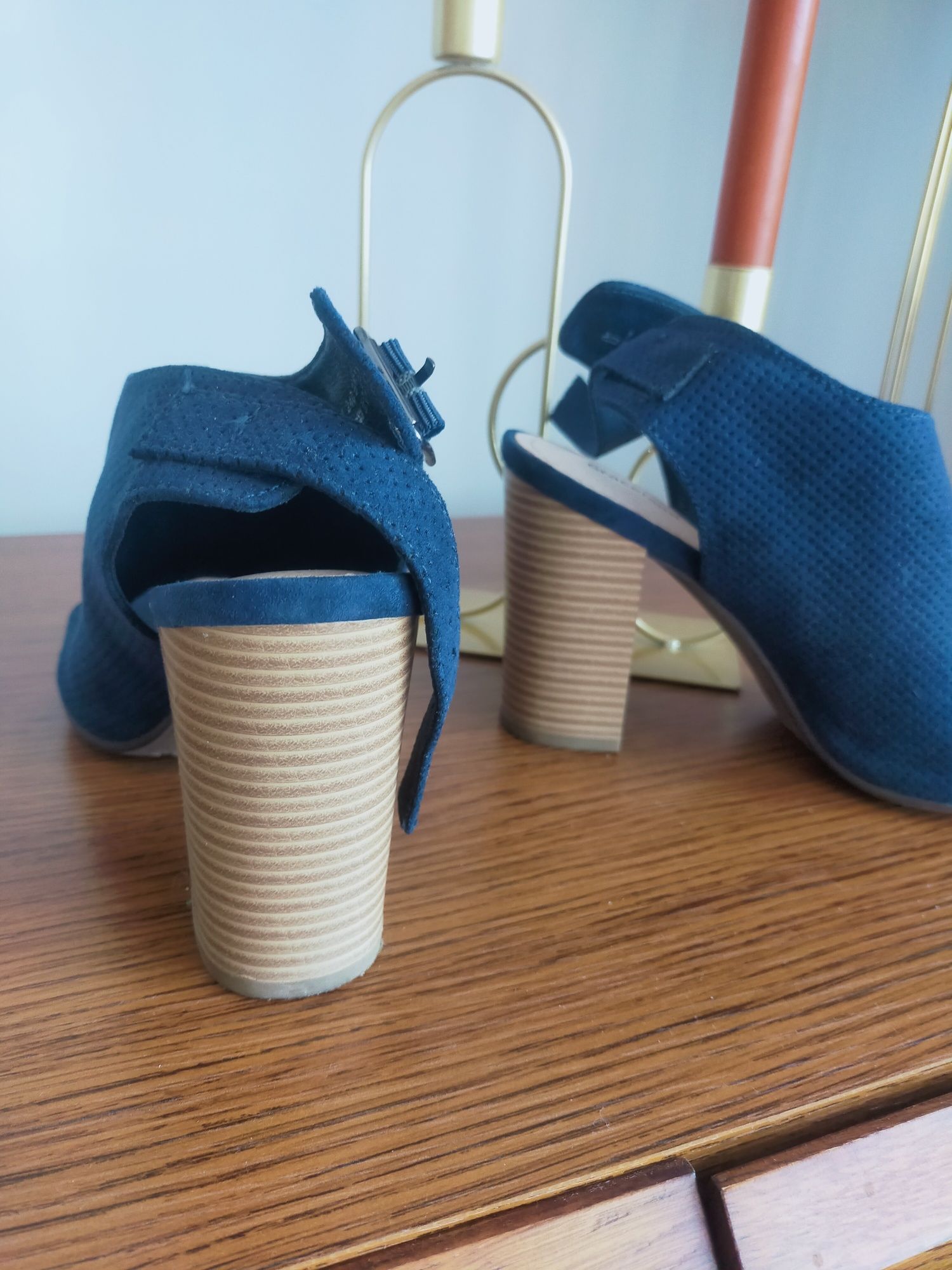 Sandały Deichmann zamsz r 36
