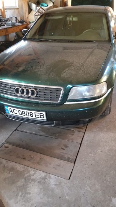 Продам ауді А 8 .