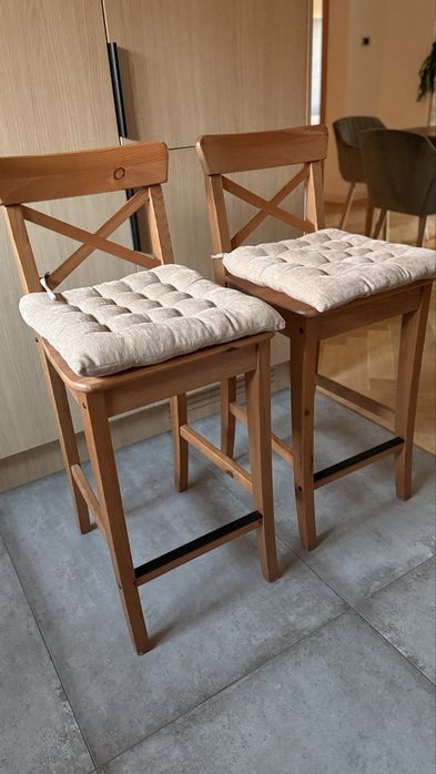 Krzesła hokery Ikea z poduszkami