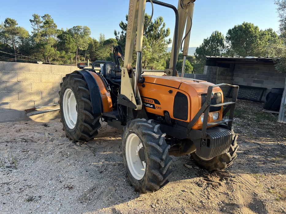 Trator Renault C/Carregador Fontal 75cv 4x4