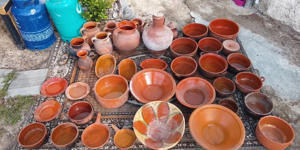 Vários artigos em barro