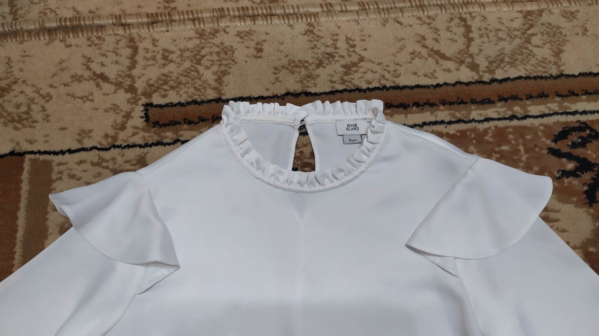 Красива блуза з воланами, ріст 140-146