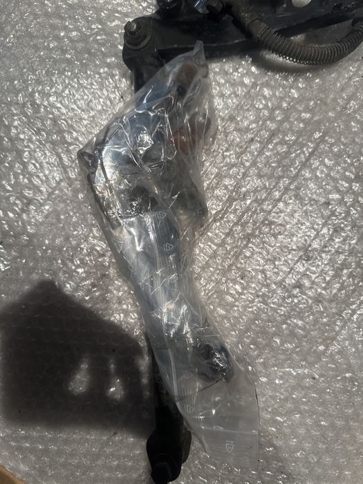 ZACISK pompa Stopka Hamulca Czujnik zbiornicze YAMAHA FJ 1100 V192