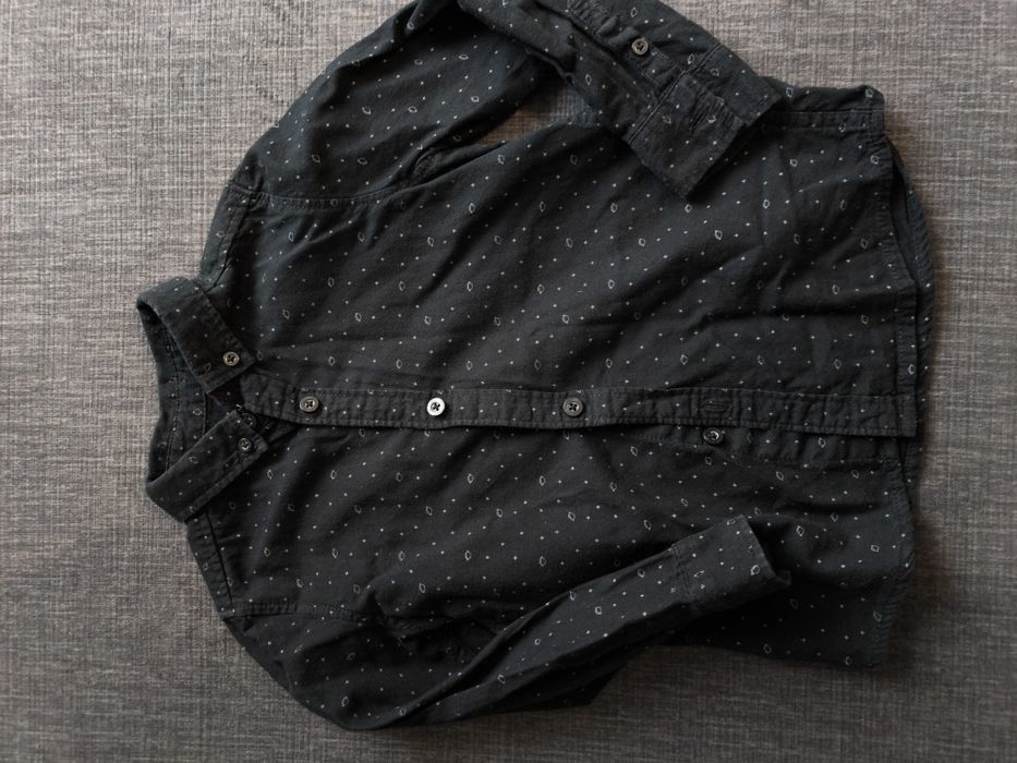 Koszula czarna w malutkie planety roz. 110