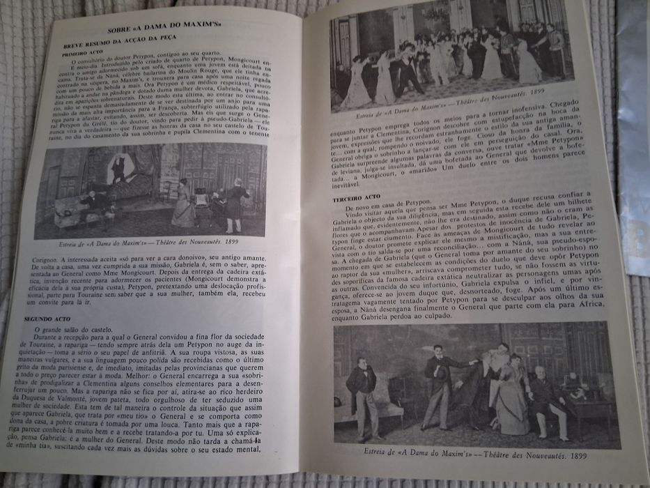 Programa antigo de teatro  A dama do Maxim's