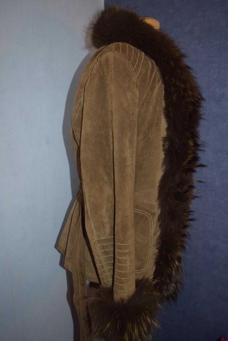 Saki Piękny kożuszek naturalny obszyty lisem_40