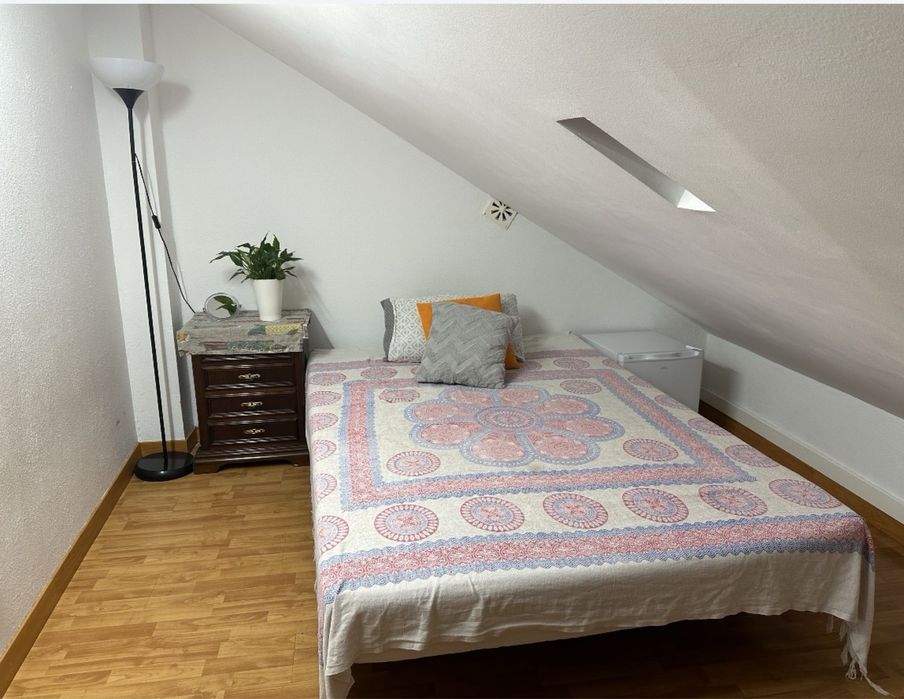 Alugo Quarto Individual Em Campolide