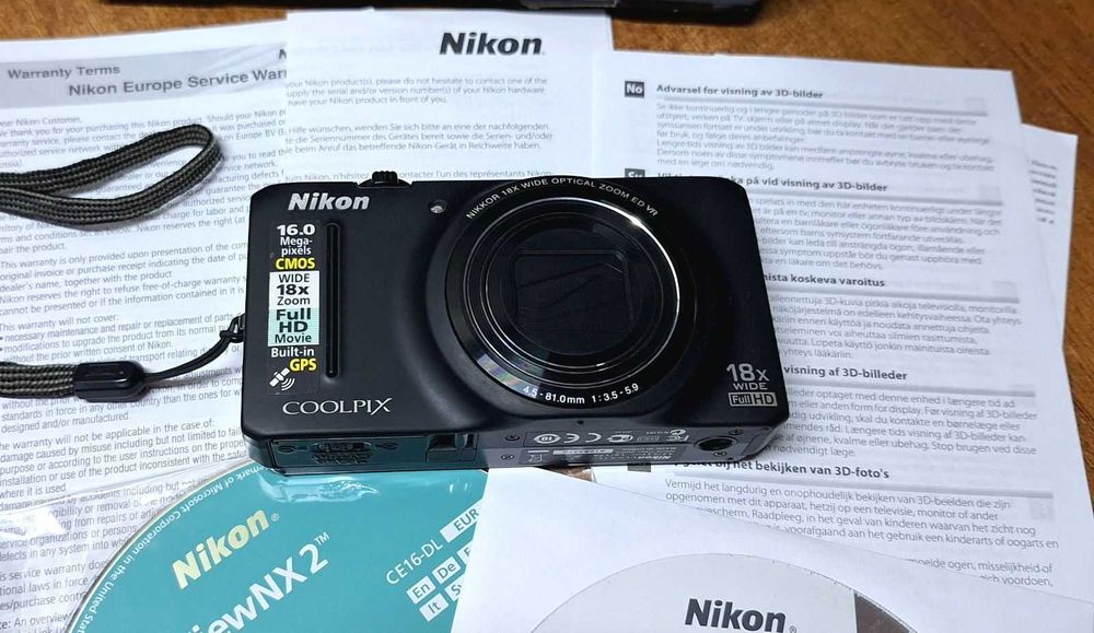 Nikon Coolpix S9300 Black 16 Мп / Зум: 18x(+4x) Матриця 1/2.3"