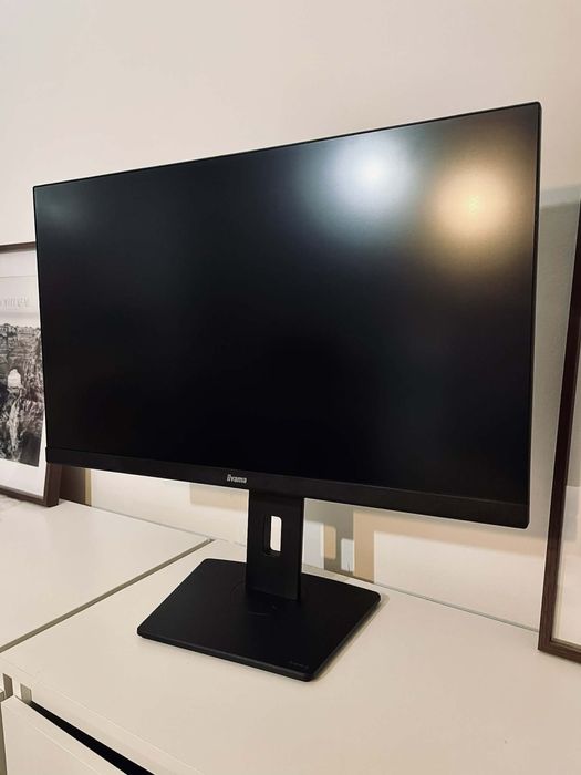 Monitor 27 cali w bardzo dobrym stanie .