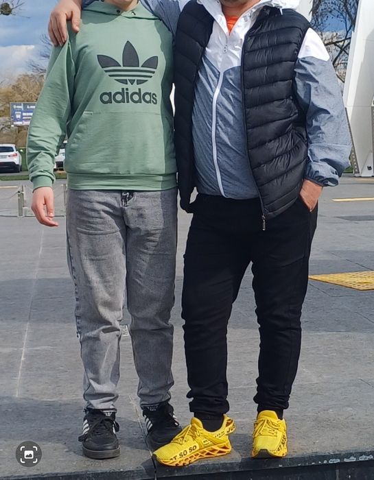 Джинси на підлітка