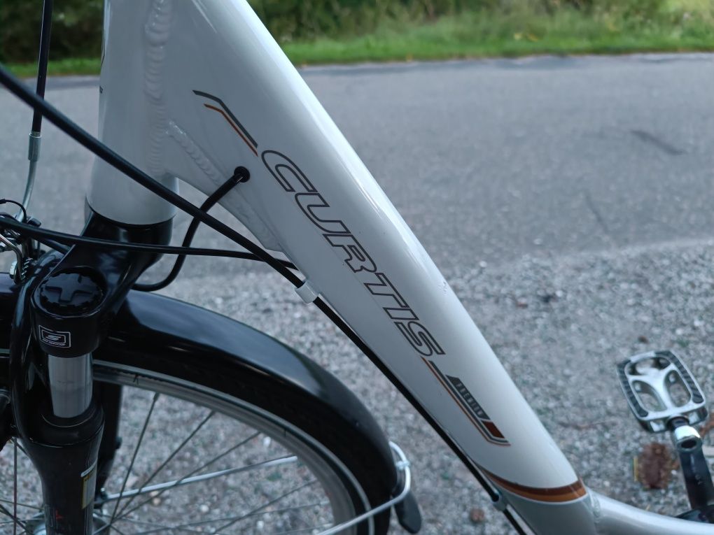 Rower Curtis  28 cali 7 biegów Schiman Aluminium Solidny Miejski LED