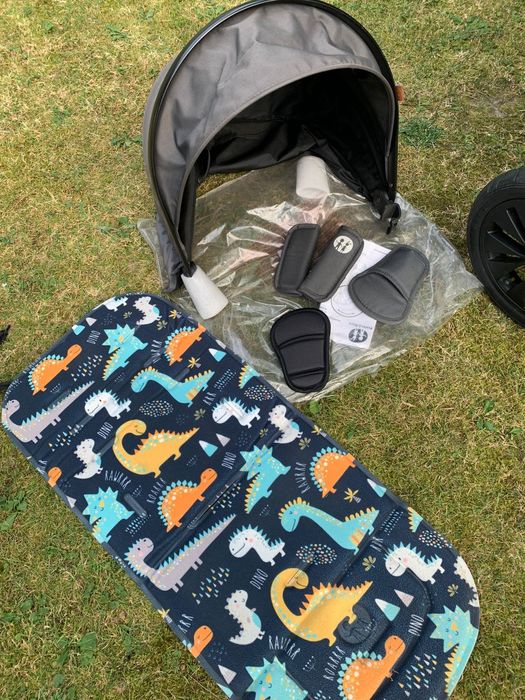 Wózek Petite & Mars street+air, zestaw, składający- spacerówka do 22kg