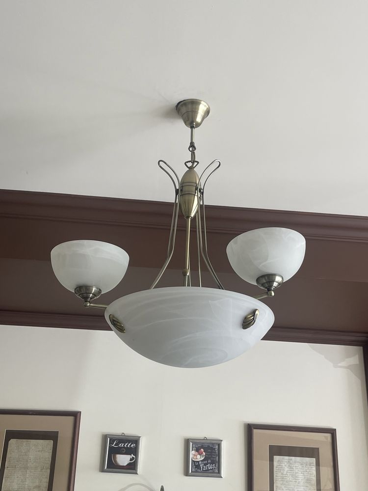 Лампа на стелю