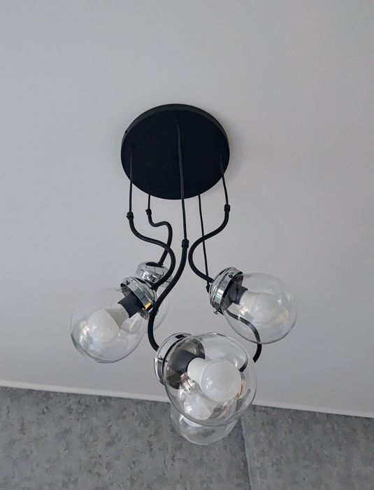 Lampa sufitowa kule.