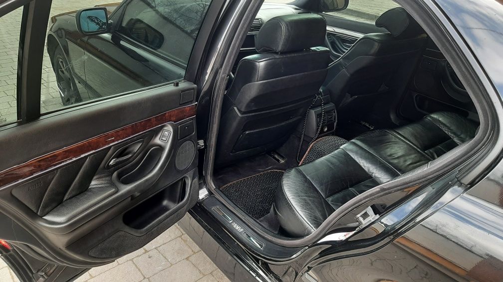 Продам BMW e38 3.0d м57 2000р рестайлинг