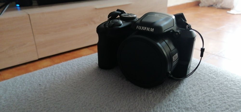 Máquina fotográfica fujifilm como nova.