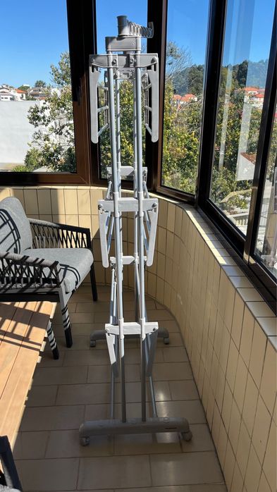 Estendal vertical dobravel