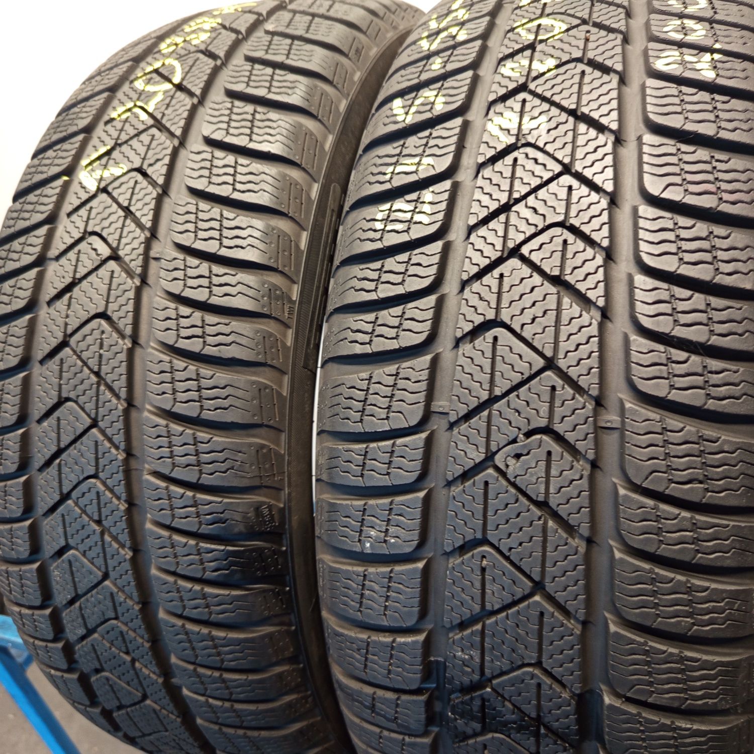 215/55R17 Pirelli Sottozero 3