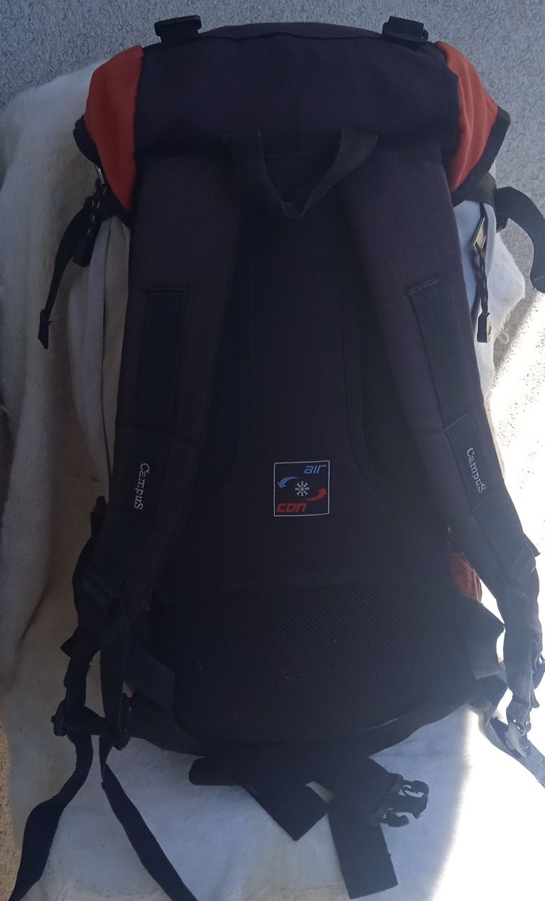 Campus -  Trek 35 - plecak turystyczny 35 litrów pojemności