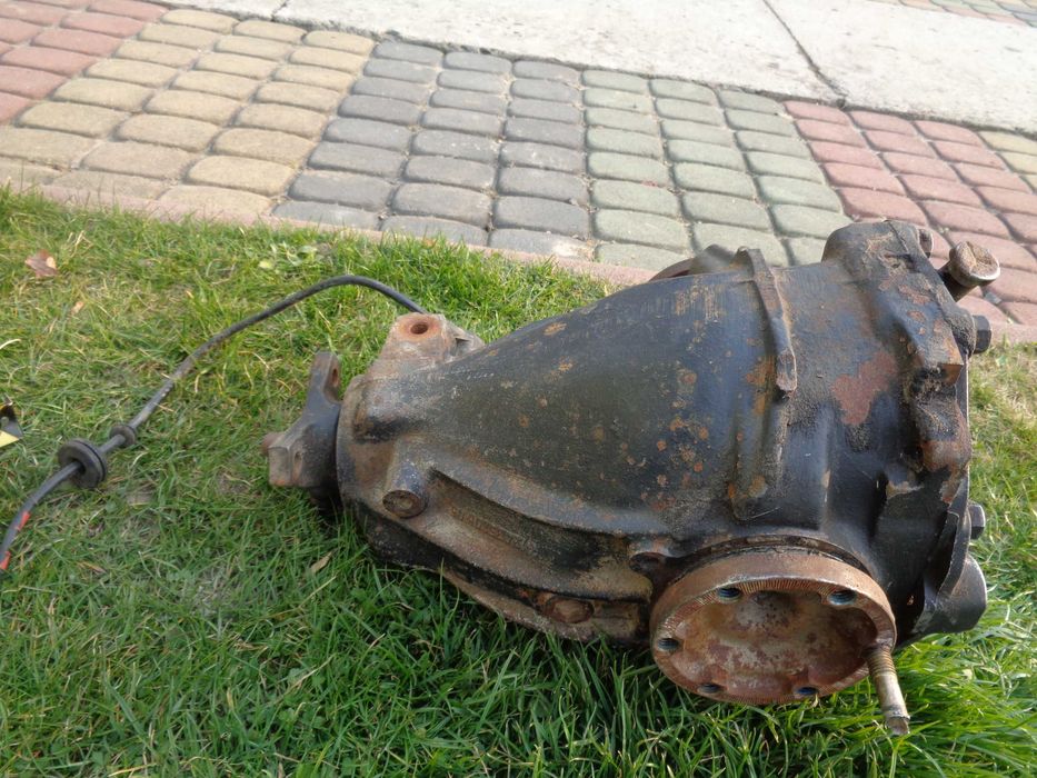 Редуктор мерседес W124  mercedes W124 полуось привід мерседес W124