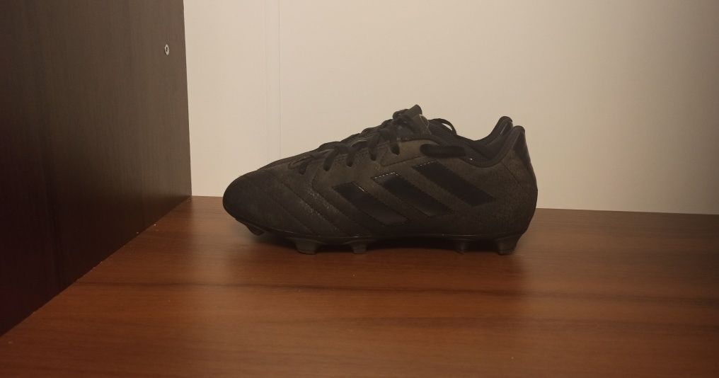 Копочки Adidas Goletto стан чудовий розмір 39 24.5 см