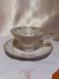 Porcelanowa sygnowana filiżanka do herbaty