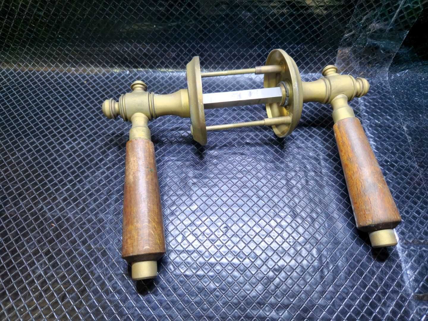 Klamka Art deco z mosiądzu i drewna