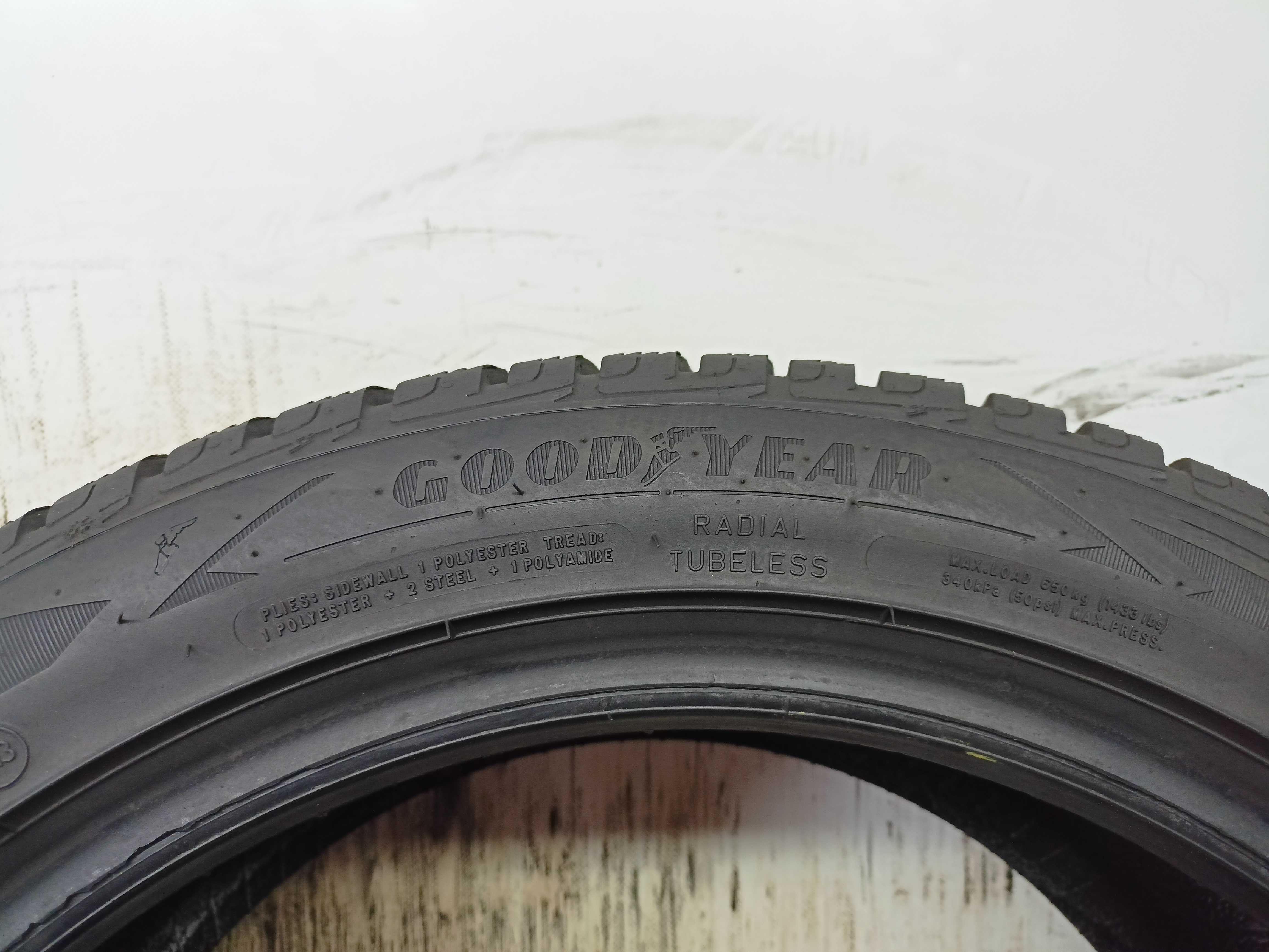 Goodyear UltraGrip 205/50/17 2017r. 93H 8,5mm (1892)