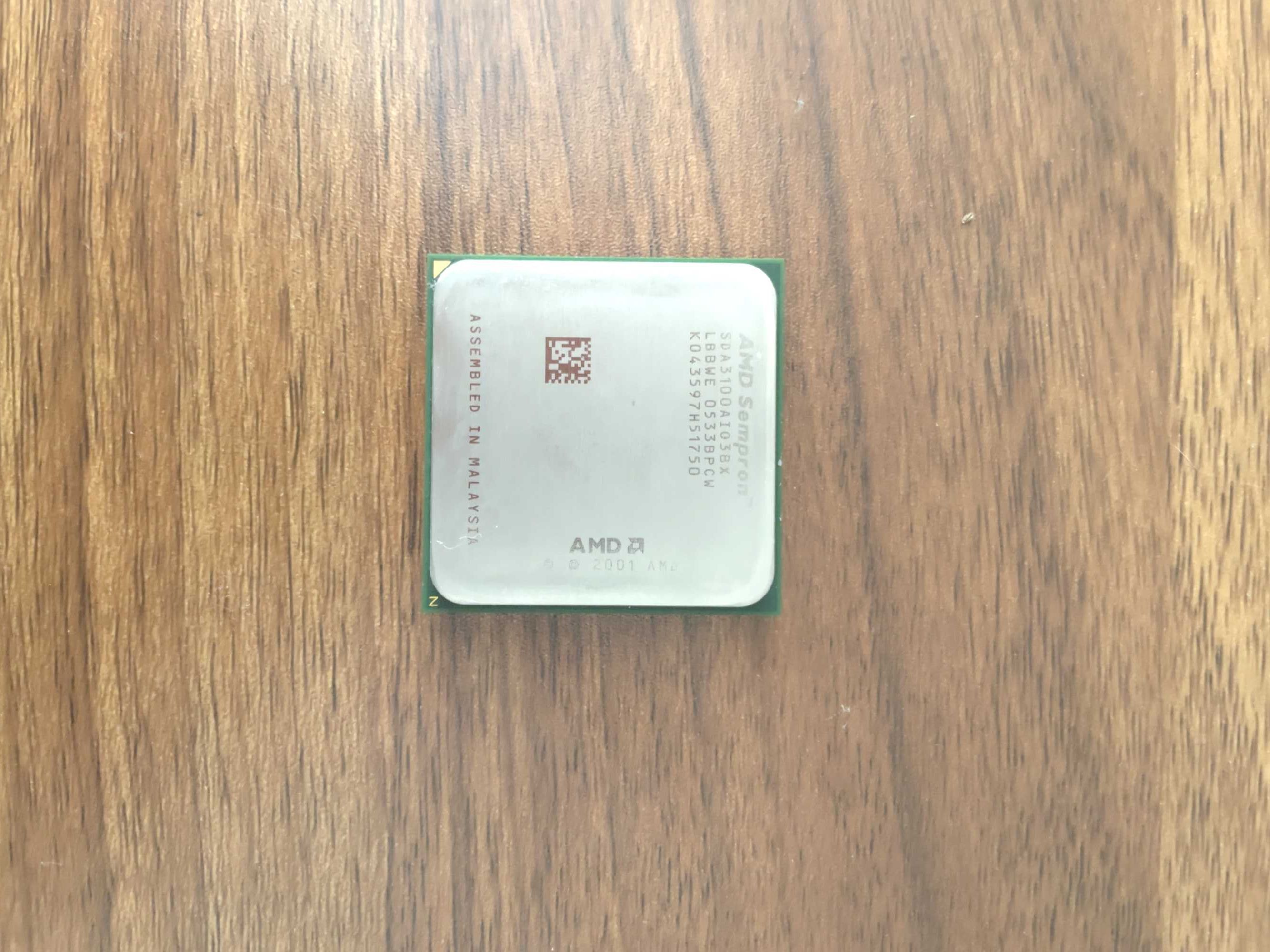 CPU AMD Sempron 3100+ (32bit, 1.8GHz, Socket 754) c/ Cooler Original