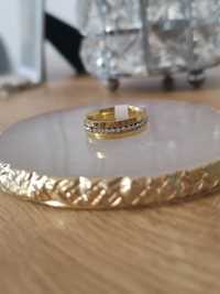 Nowa obrączka damska złota pierścionek stal chirurgiczna z cyrkoniami.