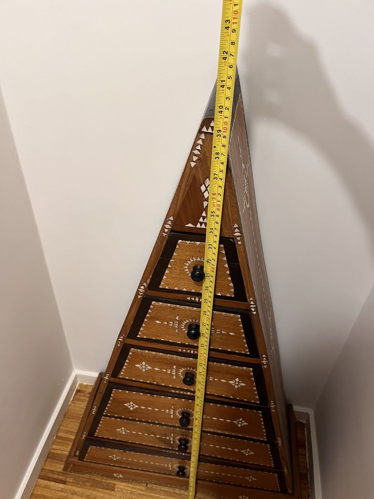 Comoda piramide marchetada madreperola