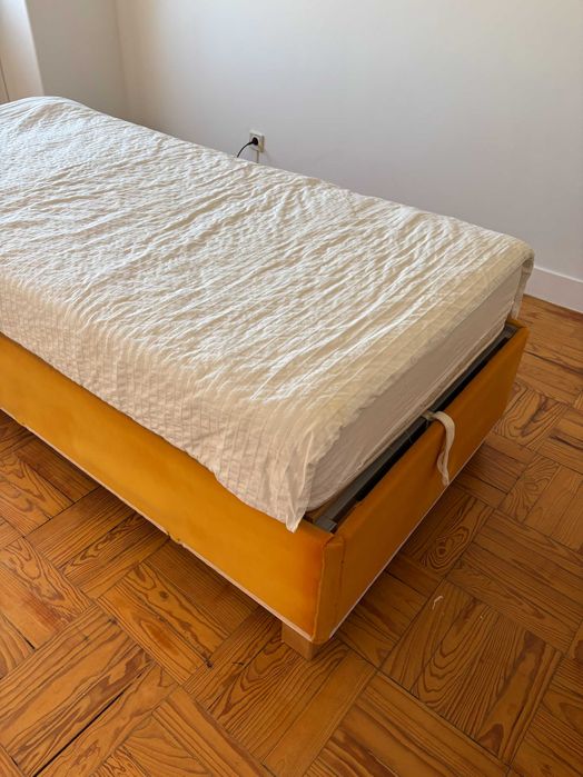 Sommier com arrumação IKEA