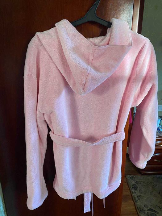 Ніжний рожевий короткий халат