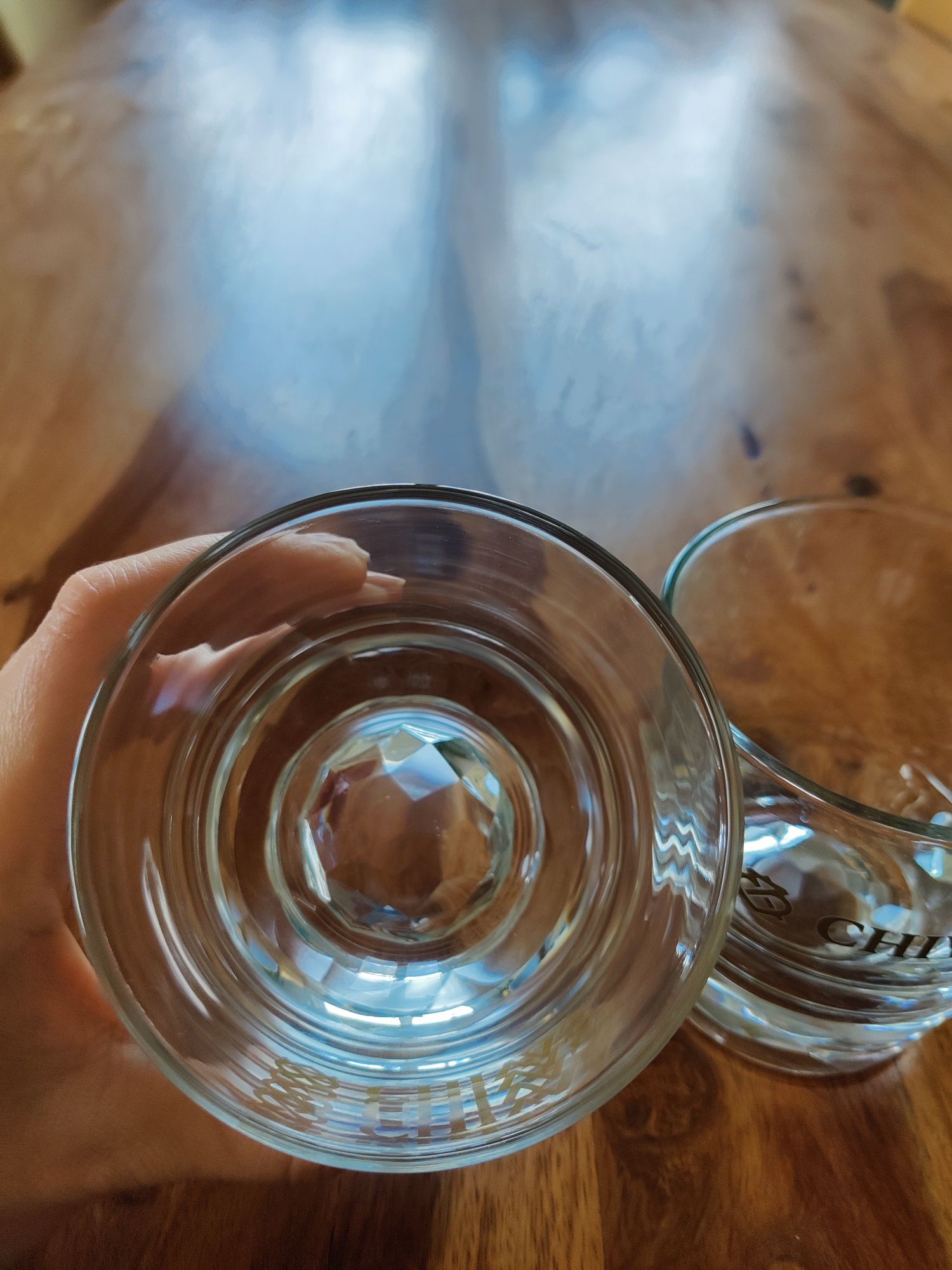 4 copos de whisky Chivas