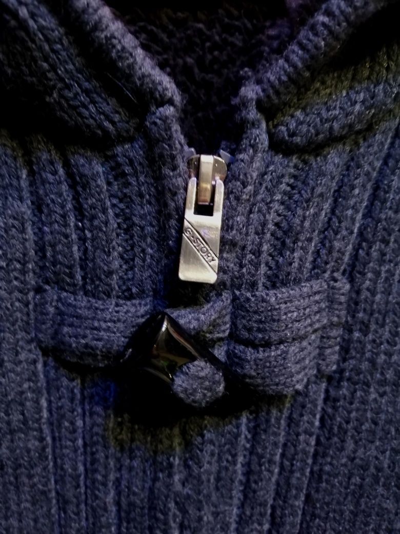 Elegancki markowy akrylowy sweter ocieplany z kapturem Glo-Story