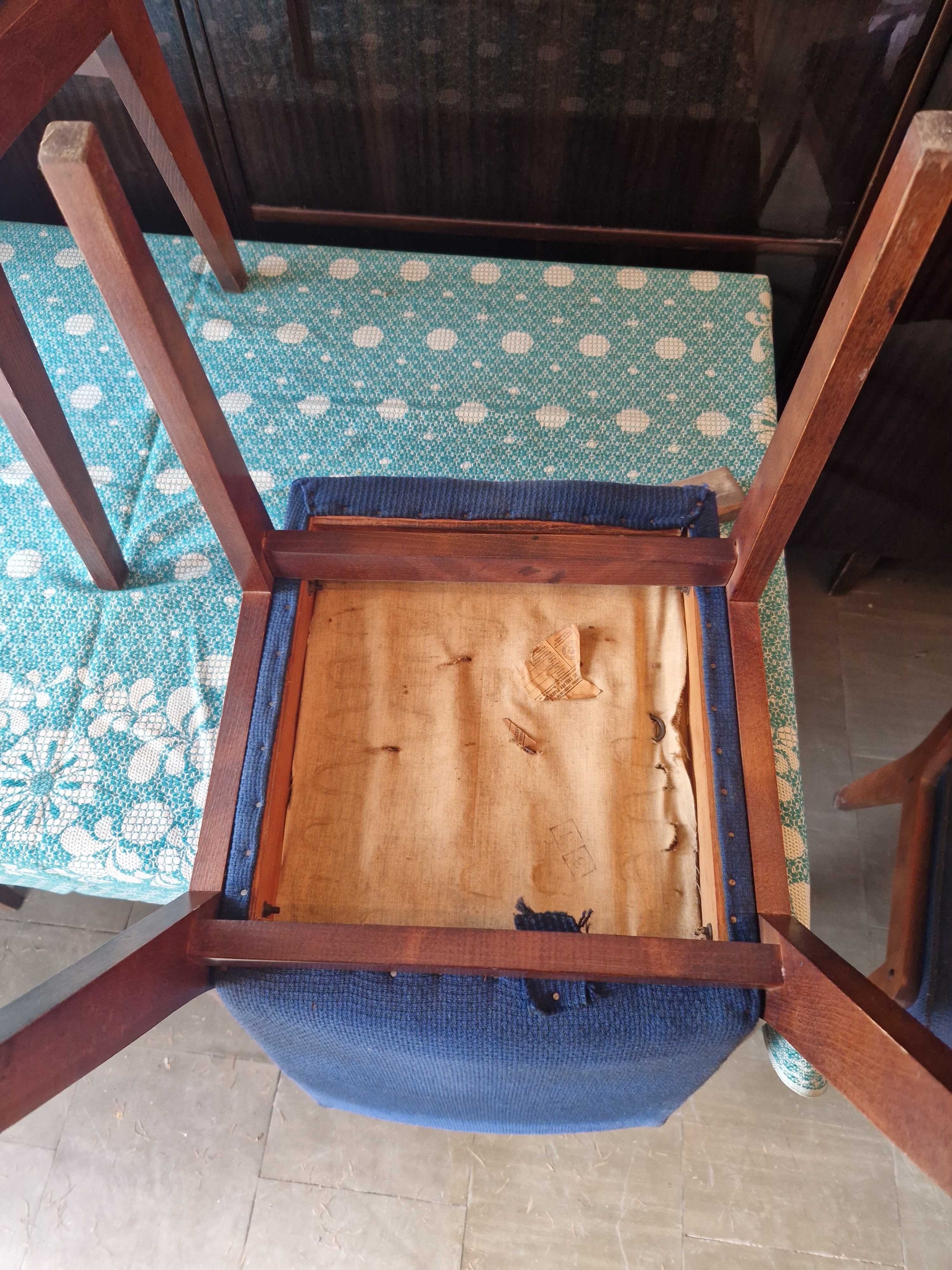 Krzesła drewniane PRL
