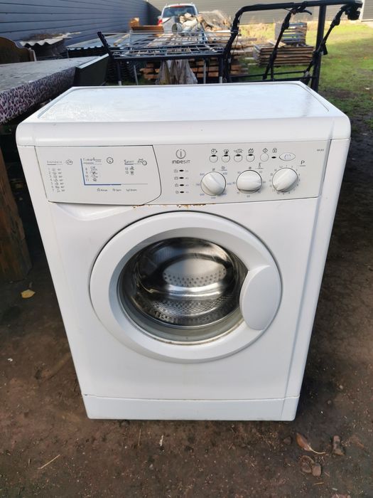 Стиральная машина INDESIT WISN 82