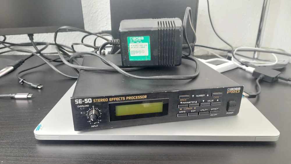 Boss se 50 stereo Effects Processor