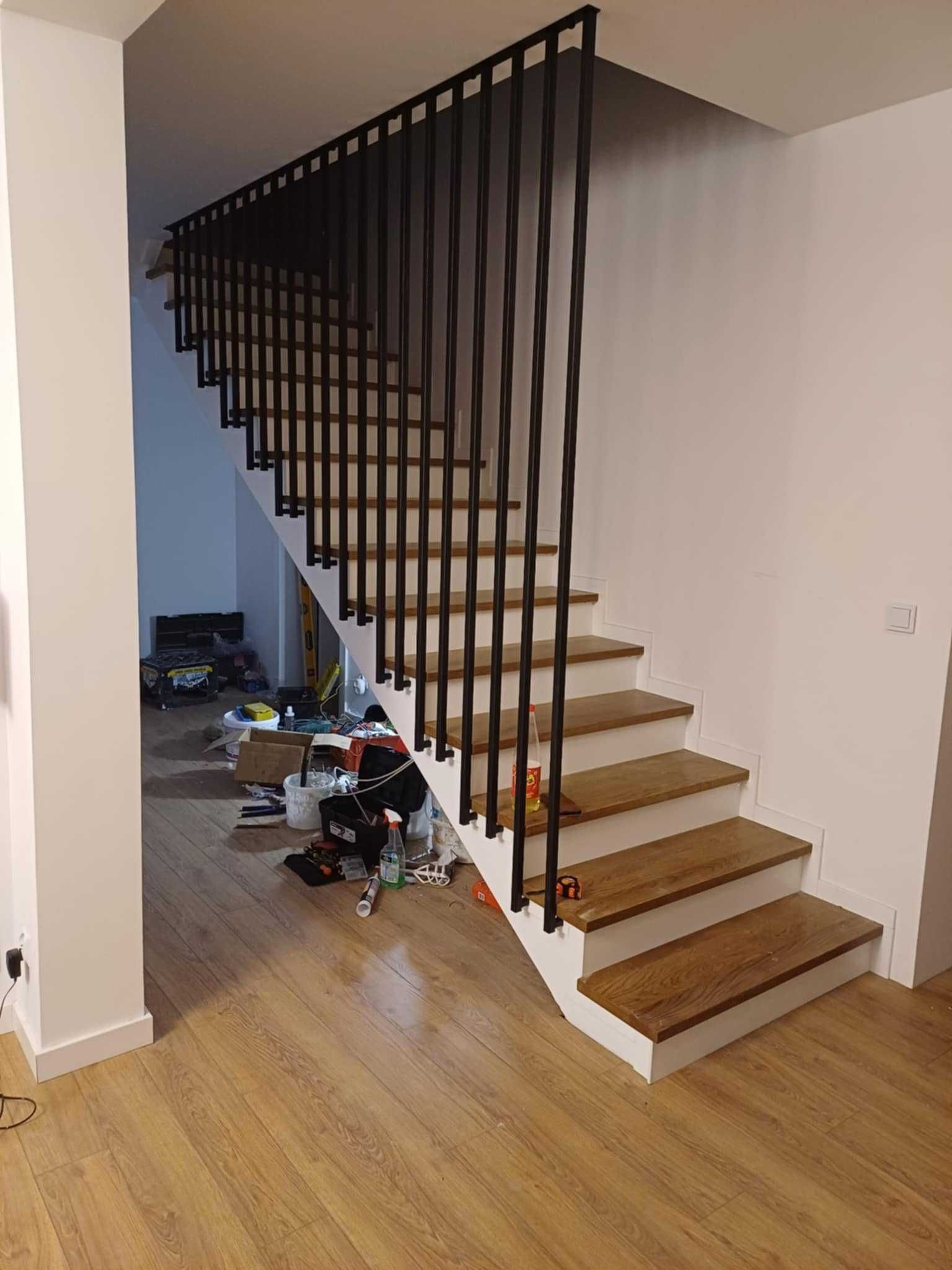 Balustrada pionowa typu harfa, lamele z profila stalowego