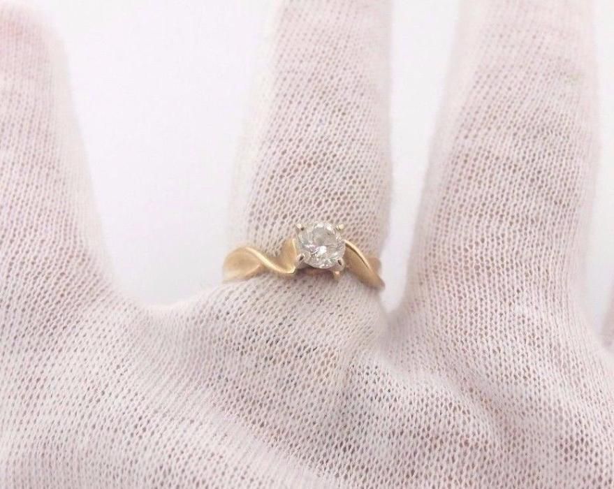 złoty pierścionek z diamentem 0,50 ct
