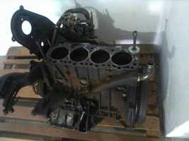 Motor Nissan Vanette 2.3D, c/ bomba e injectores (cabeça avariada)