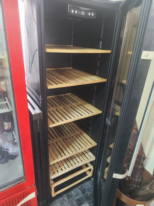 Arca de vinhos candy